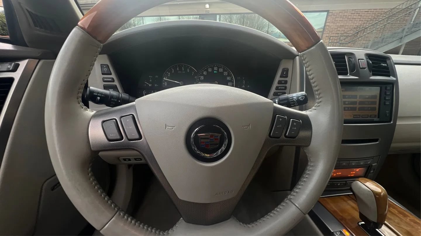 Used 2005 Cadillac XLR RWD image 18