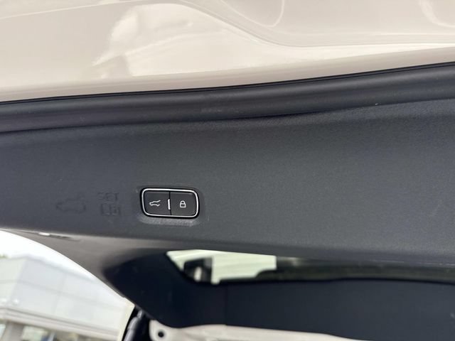 Used 2025 Ford Expedition Active AWD/4WD image 7