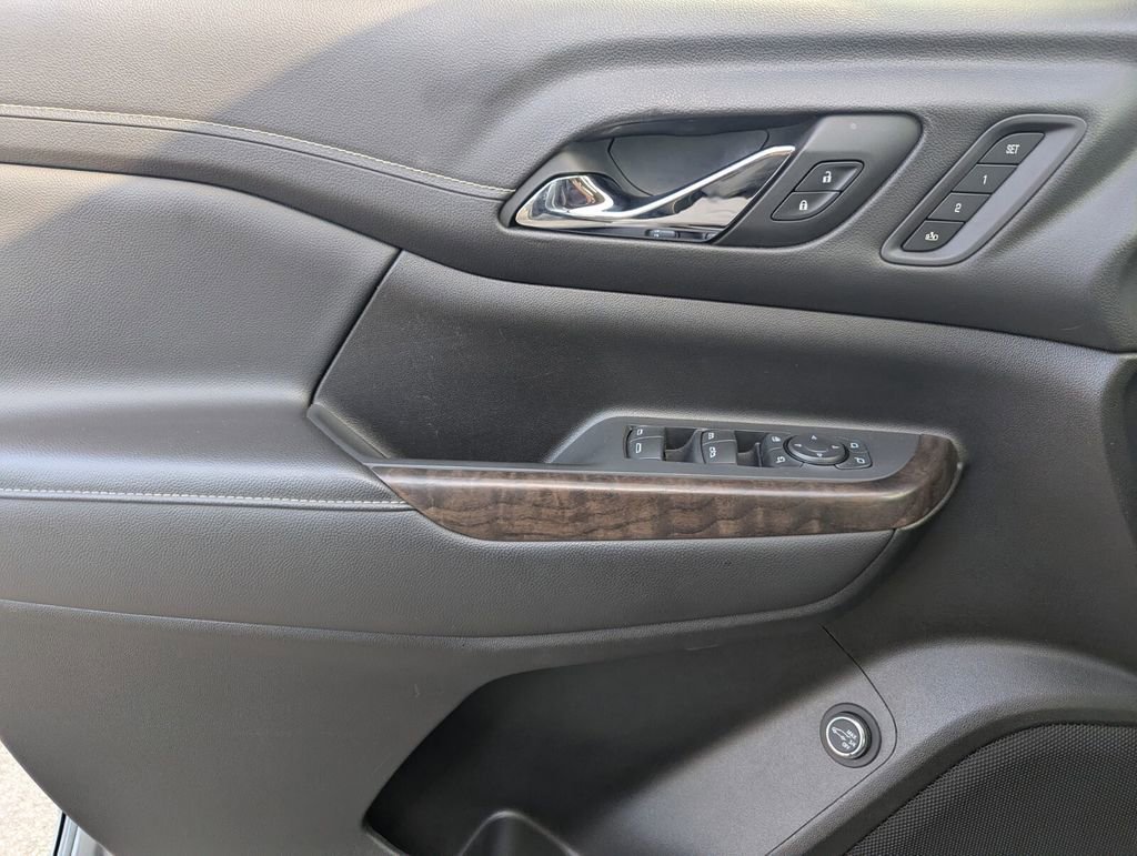 Used 2023 GMC Acadia Denali w/ Trailering Package image 27