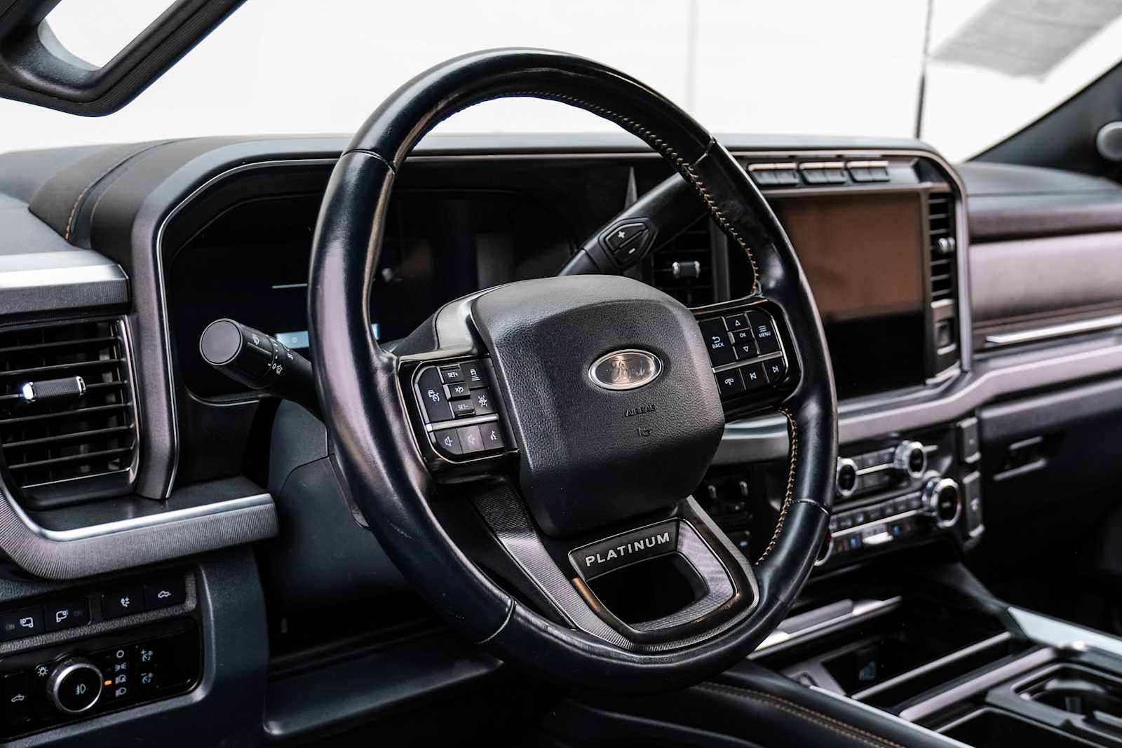 Used 2023 Ford F250 Platinum image 18