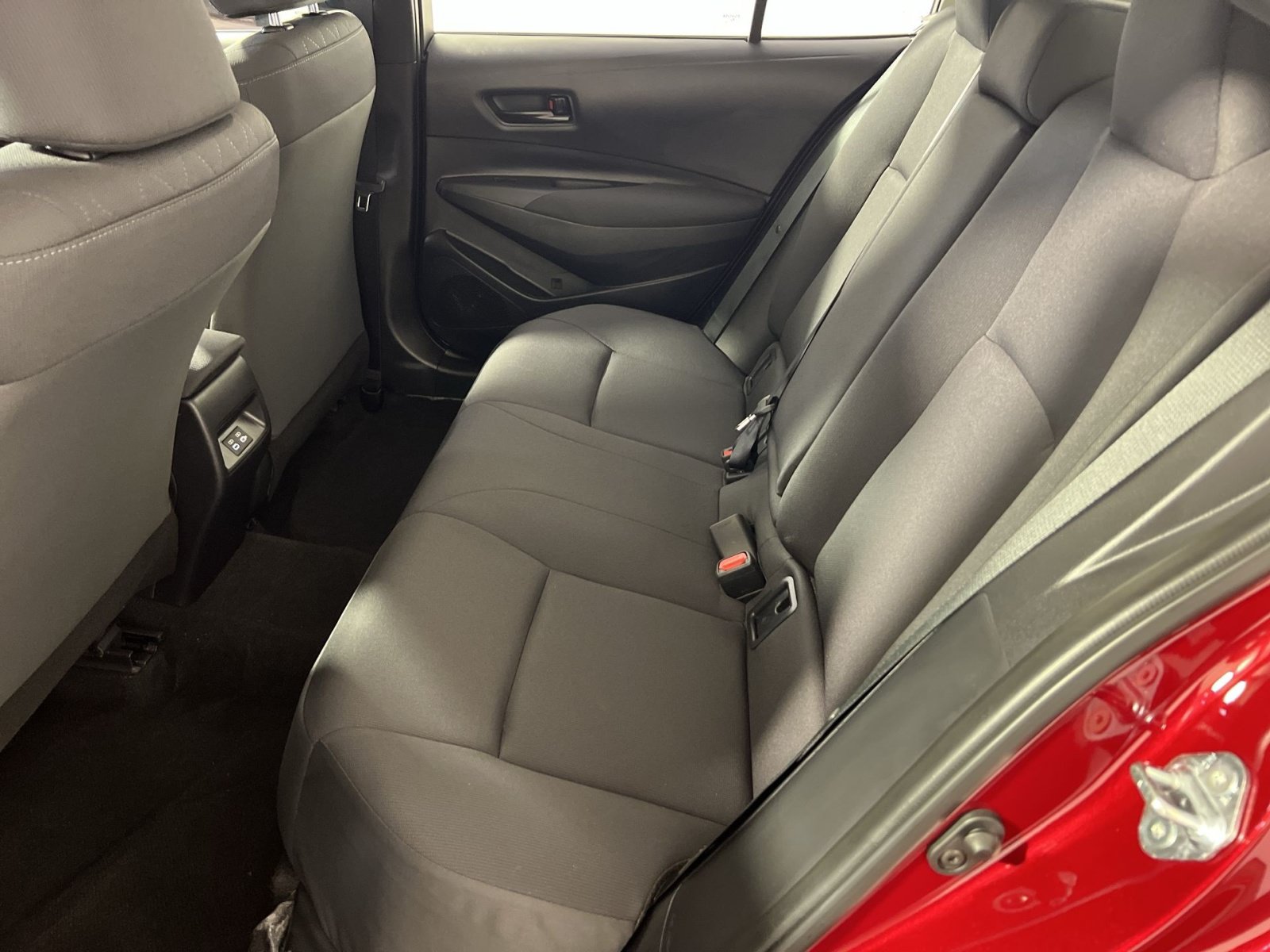 Used 2025 Toyota Corolla LE FWD image 25