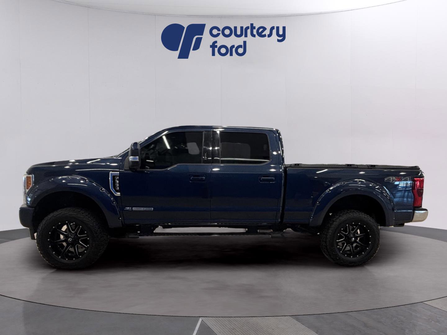 Used 2017 Ford F350 Lariat w/ Lariat Ultimate Package image 3