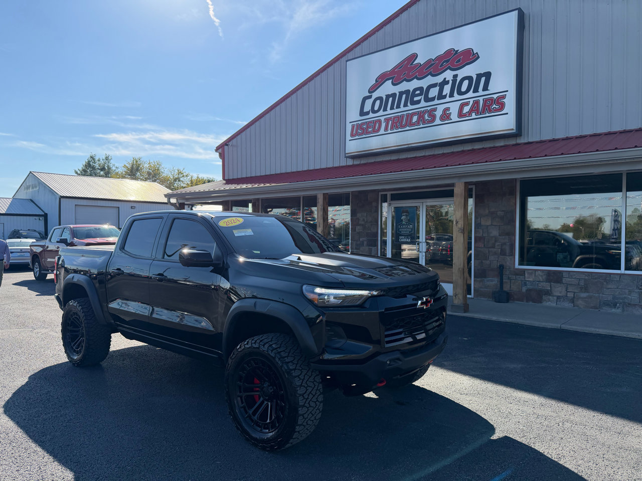 Used 2024 Chevrolet Colorado ZR2 w/ ZR2 Convenience Package III image 2