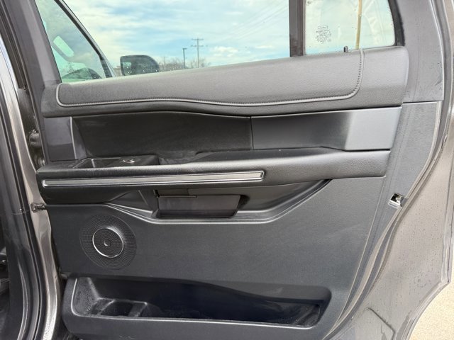 Used 2021 Ford Expedition Max XLT image 26