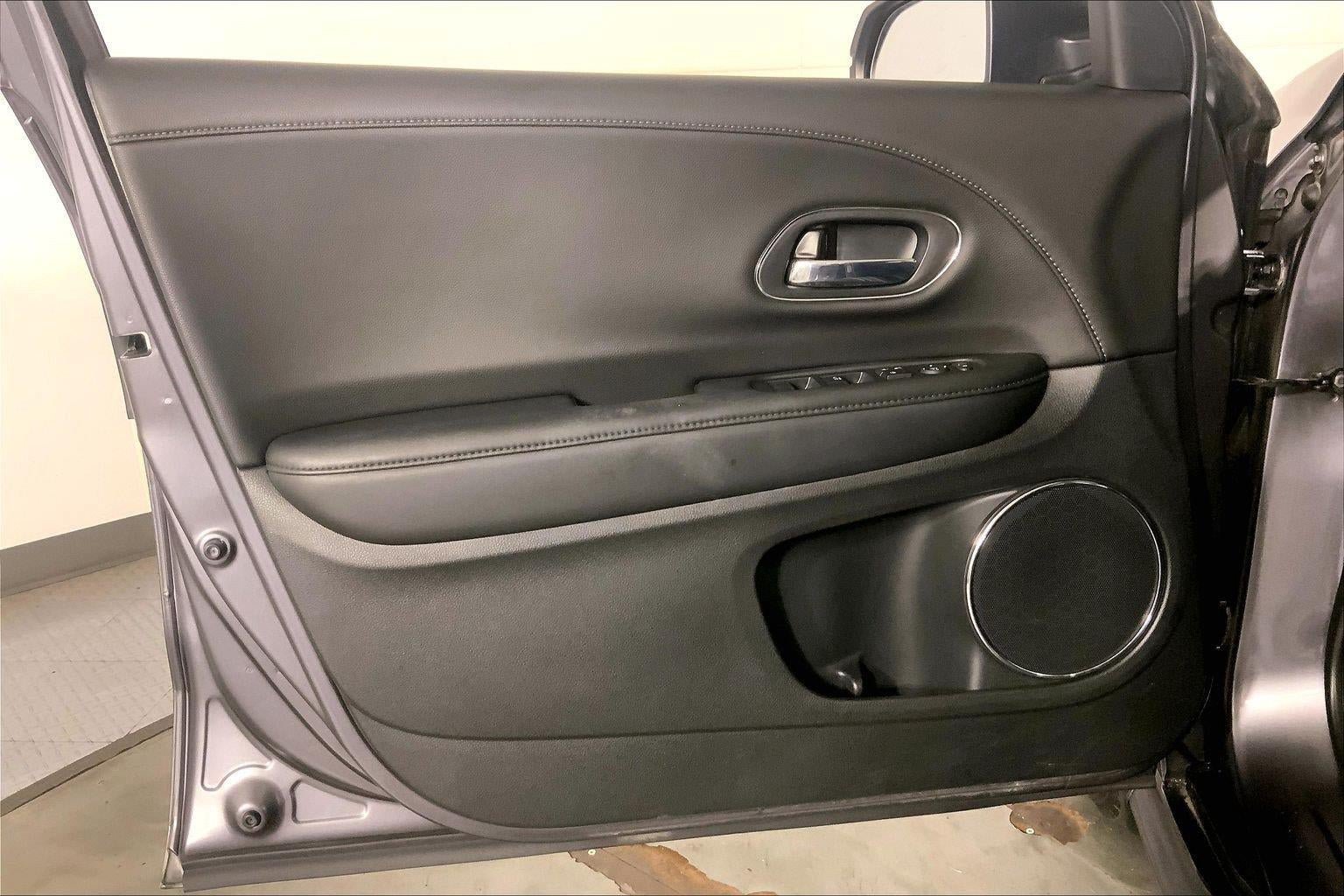 Used 2019 Honda HR-V Touring image 24