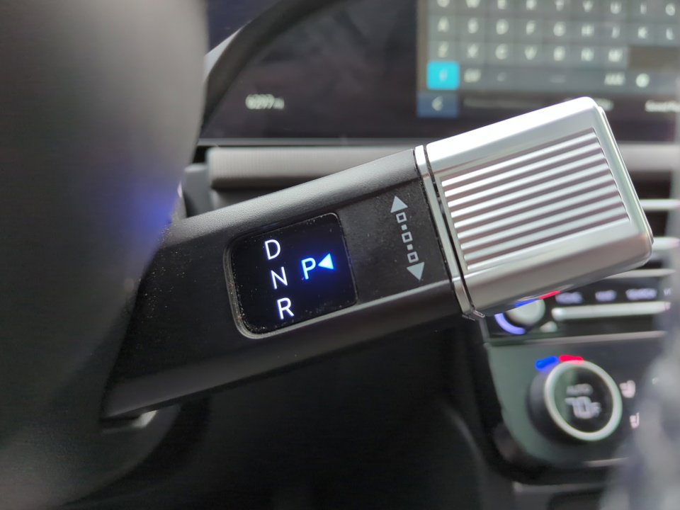 Certified 2025 Hyundai Tucson Limited image 32