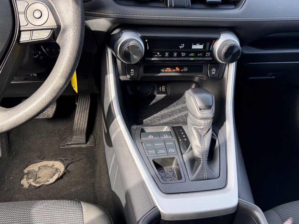 Certified 2025 Toyota RAV4 LE AWD/4WD image 21