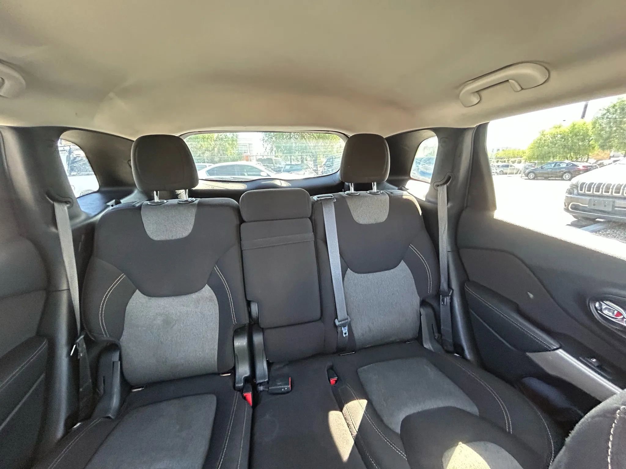 Used 2017 Jeep Cherokee Sport image 16