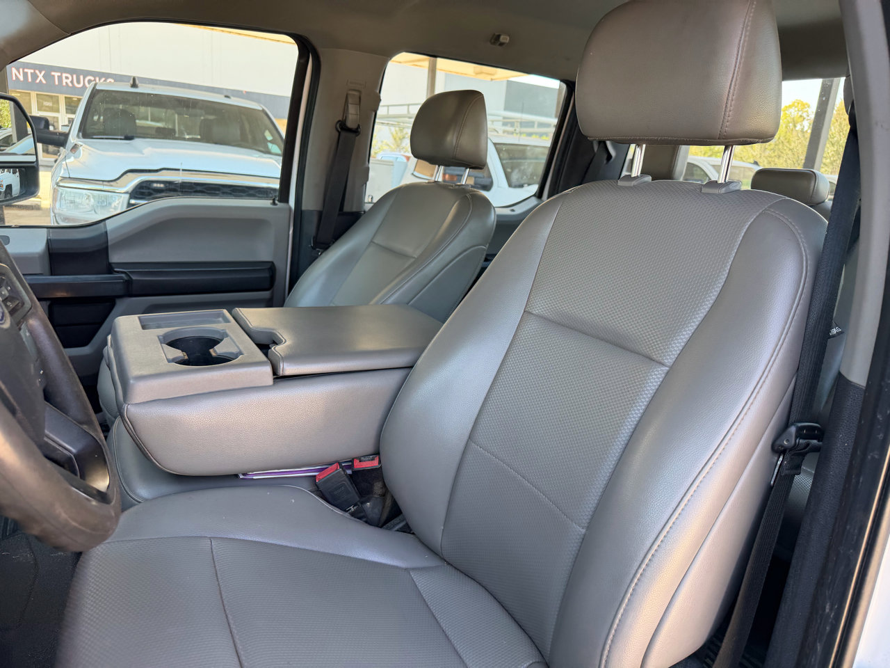 Used 2020 Ford F350 XL w/ Power Equipment Group image 36