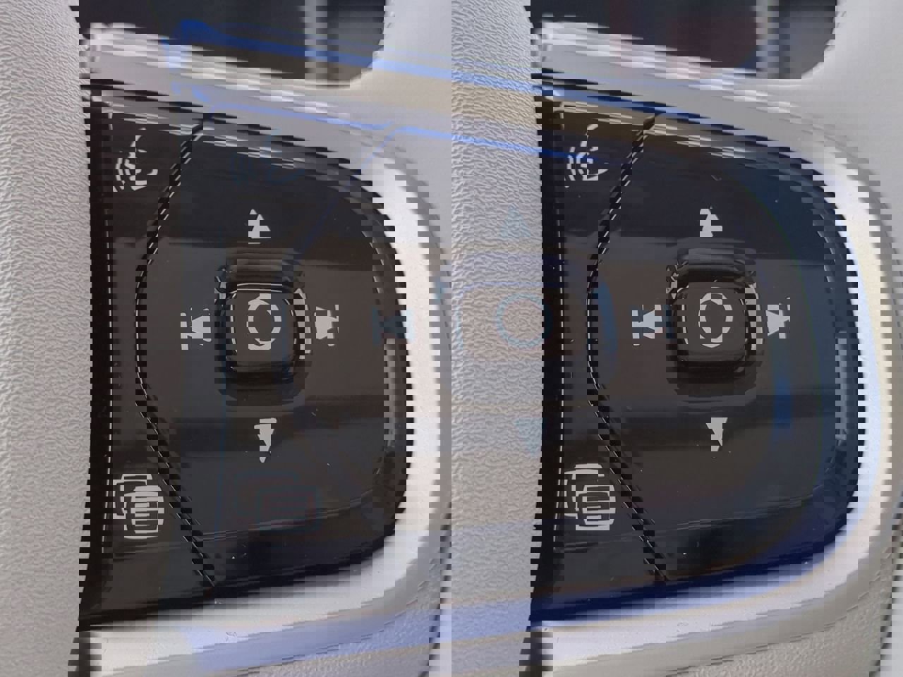 New 2026 Volvo XC90 T8 Ultra image 25