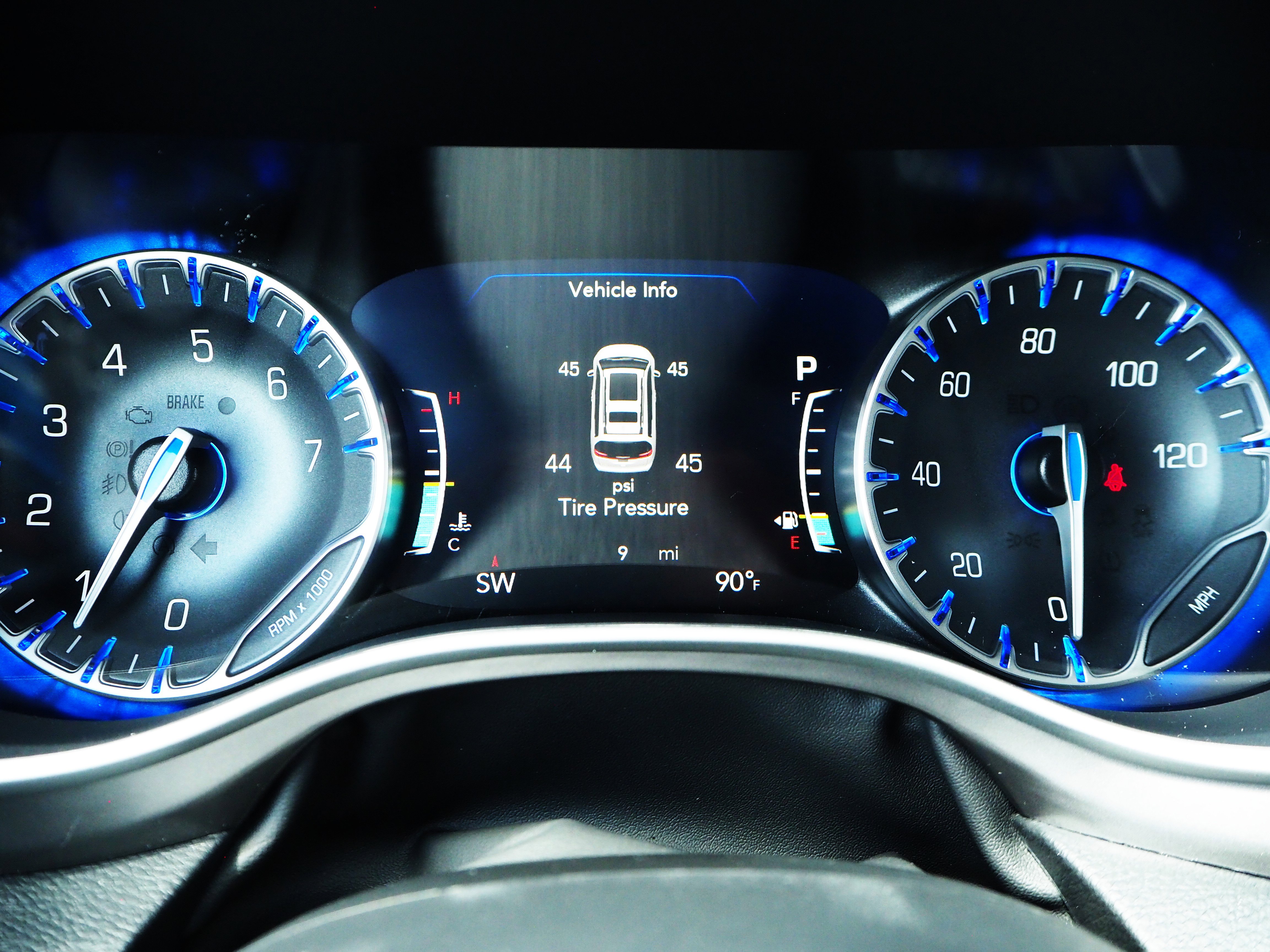 New 2025 Chrysler Voyager LX image 28