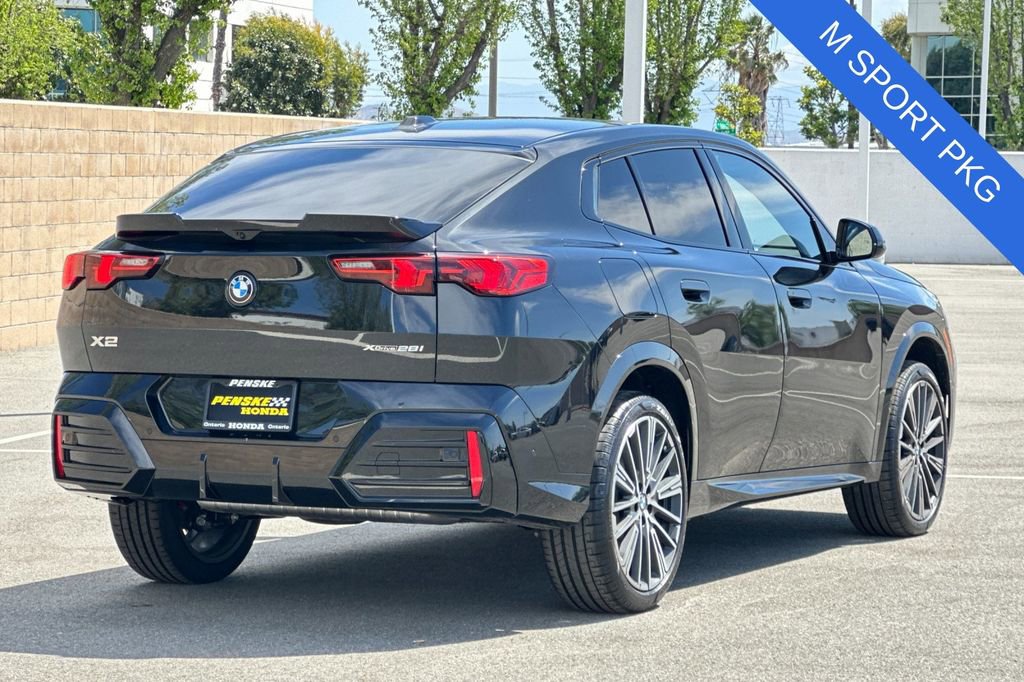 Used 2026 BMW X2 xDrive28i w/ M Sport Package AWD/4WD image 4