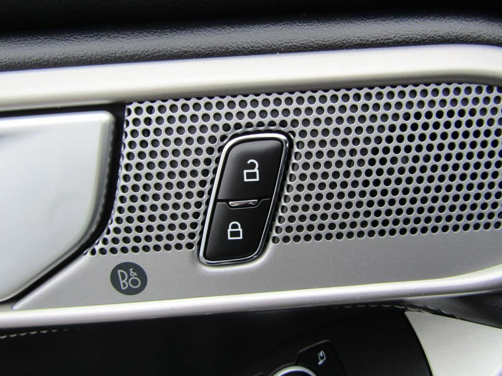 Used 2024 Ford Explorer XLT w/ Equipment Group 202A AWD/4WD image 22