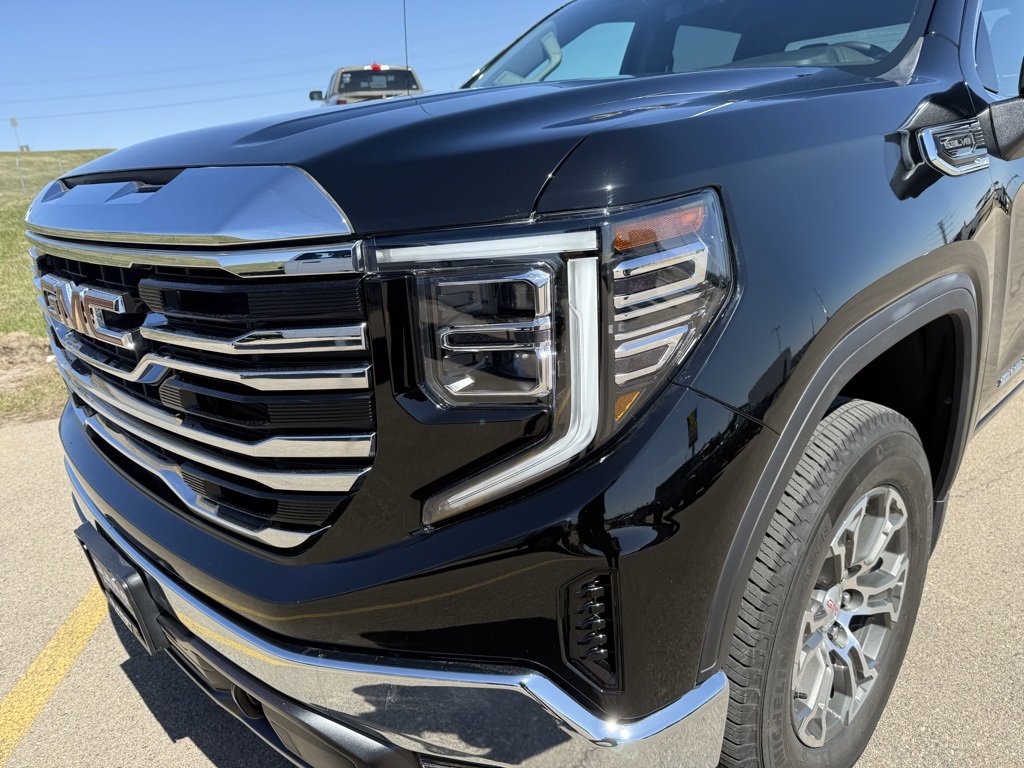 Used 2025 GMC Sierra 1500 SLT image 26