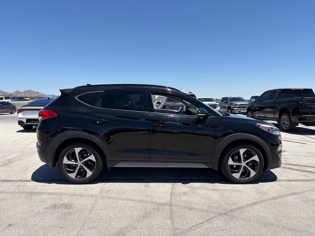 Used 2018 Hyundai Tucson Value FWD image 2