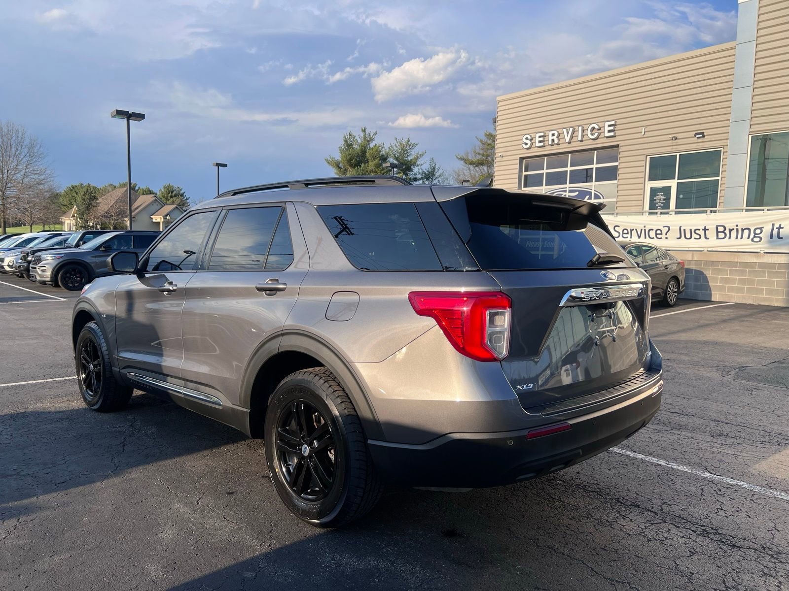 Used 2022 Ford Explorer XLT AWD/4WD image 6