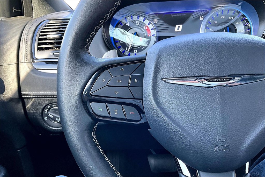 Used 2023 Chrysler 300 C RWD image 6