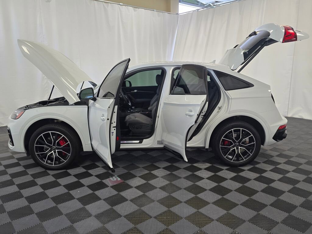 Used 2025 Audi SQ5 Premium Plus w/ Premium Plus Package image 12