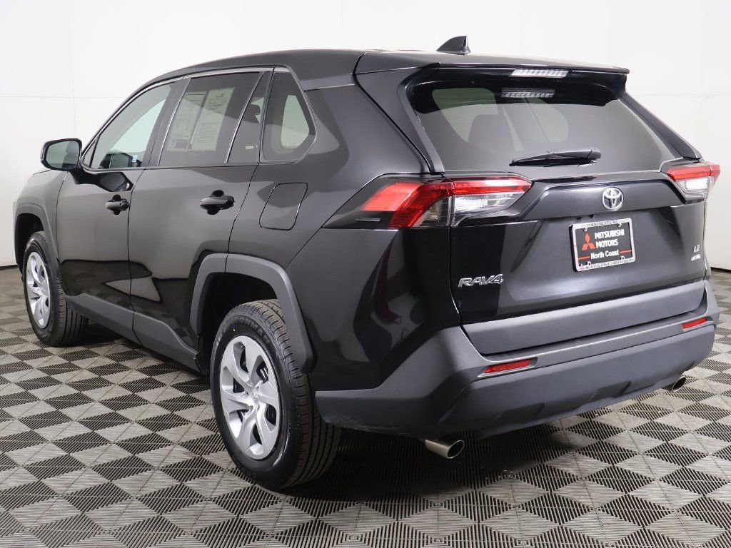 Used 2024 Toyota RAV4 LE image 6