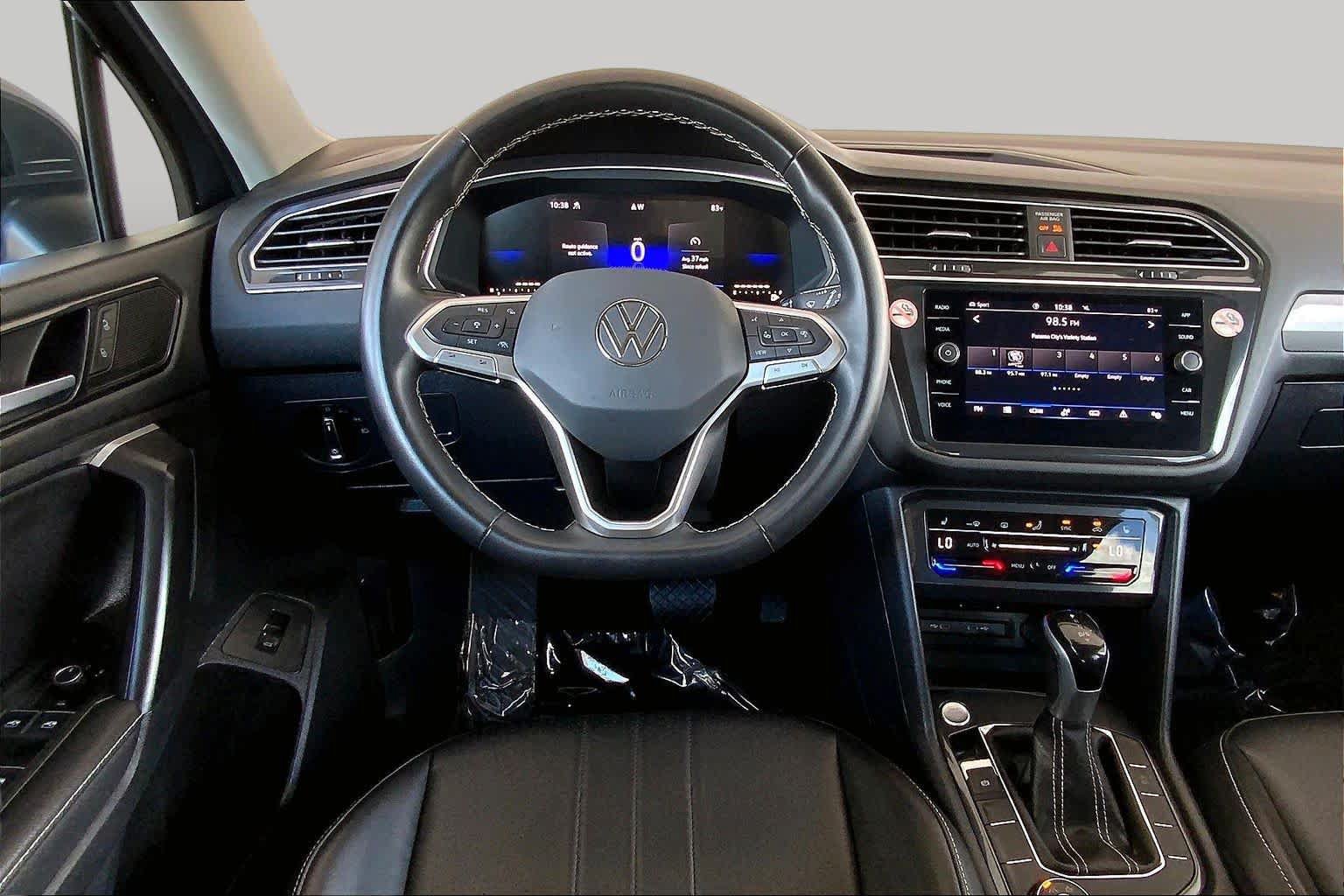 Used 2024 Volkswagen Tiguan SE AWD/4WD image 6