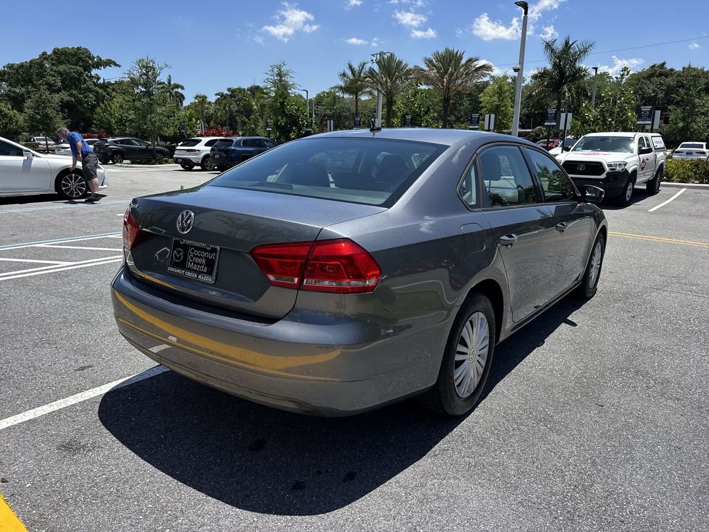 Used 2014 Volkswagen Passat 2.5 S FWD image 3