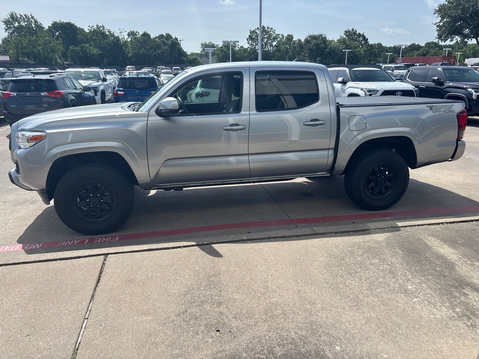 Used 2023 Toyota Tacoma SR AWD/4WD image 6