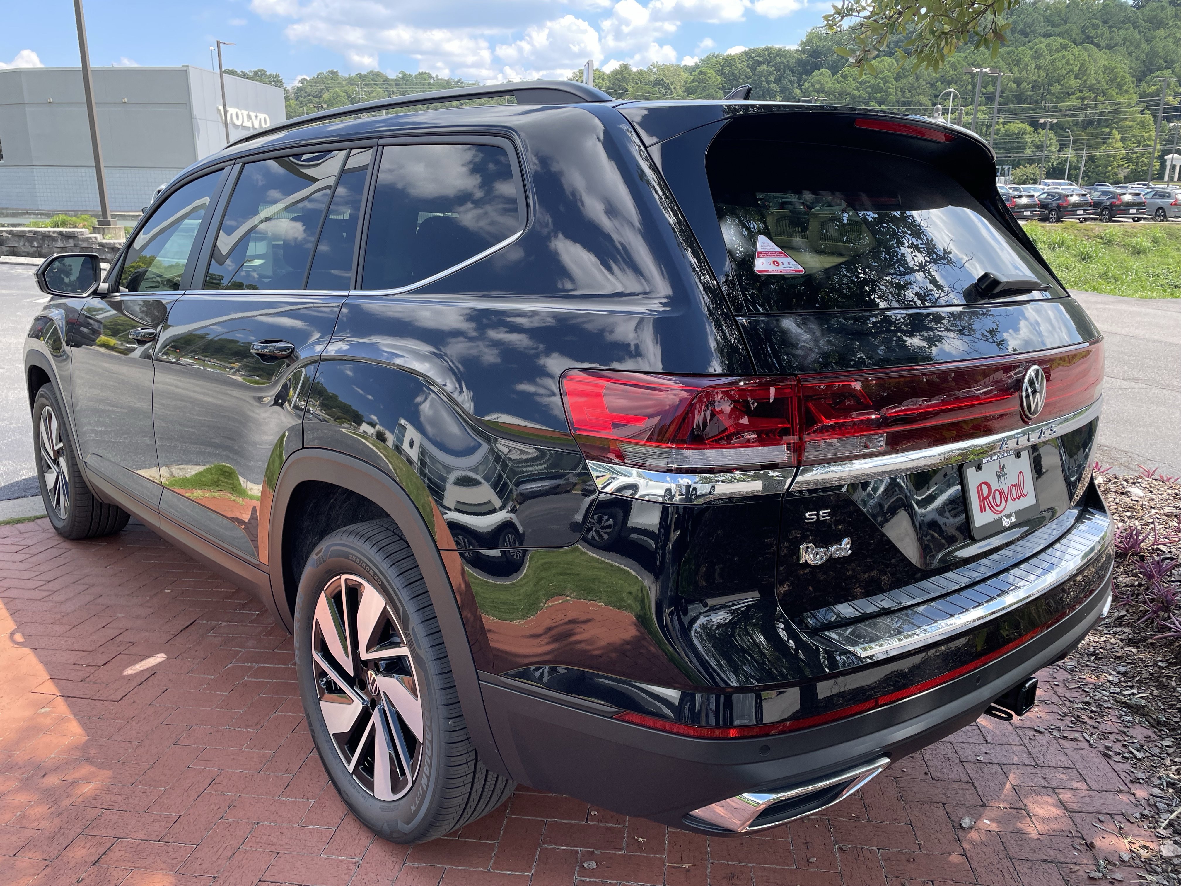 New 2026 Volkswagen Atlas SE image 6