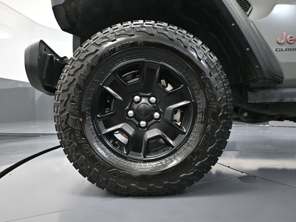 Used 2022 Jeep Gladiator Mojave w/ Auxiliary Switch Group image 17