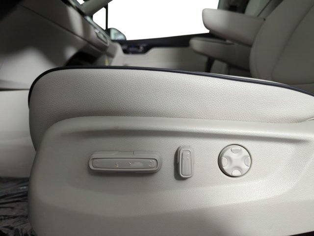 New 2026 Honda Odyssey Touring image 11