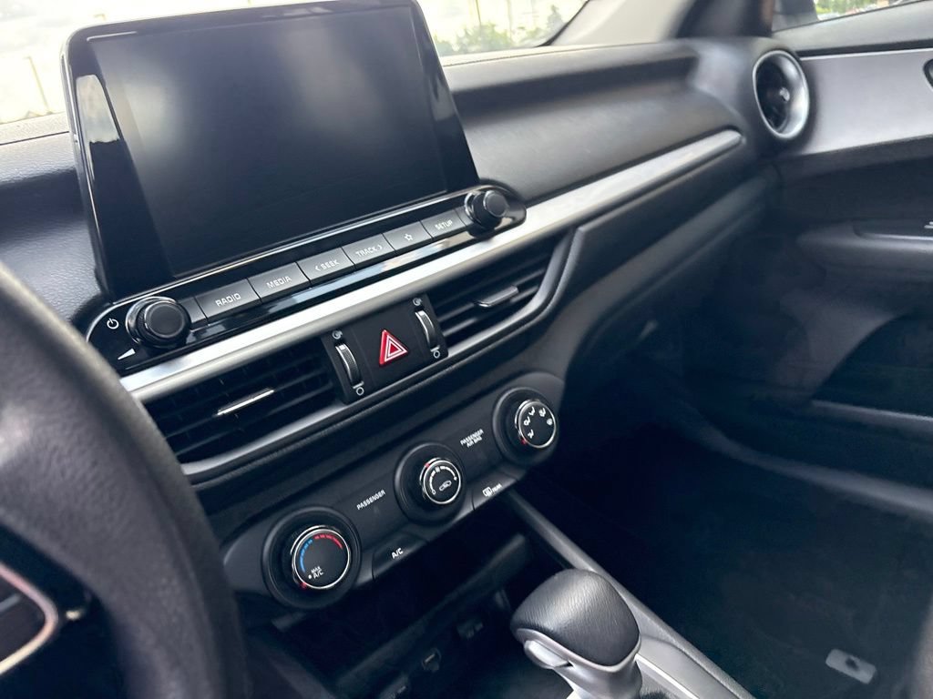Used 2023 Kia Forte LXS FWD image 9