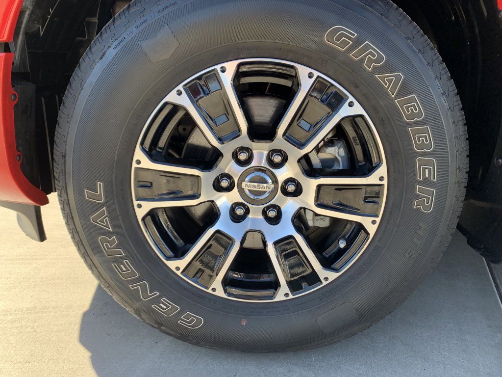 Used 2022 Nissan Titan SV w/ SV Convenience Package RWD image 4