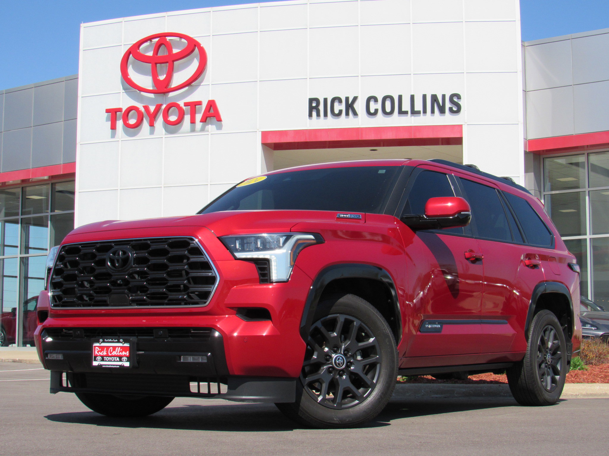 Used 2024 Toyota Sequoia Platinum AWD/4WD image 1