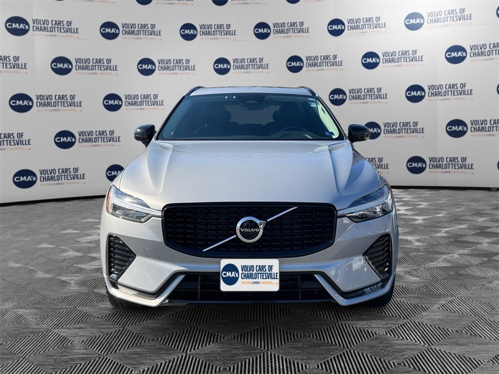 Used 2024 Volvo XC60 B5 Core image 8
