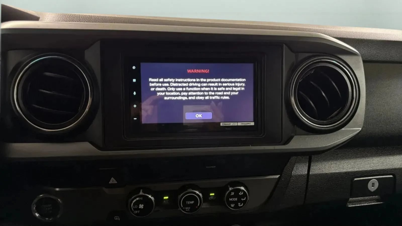 Used 2016 Toyota Tacoma TRD Off-Road w/ Towing Package RWD image 13