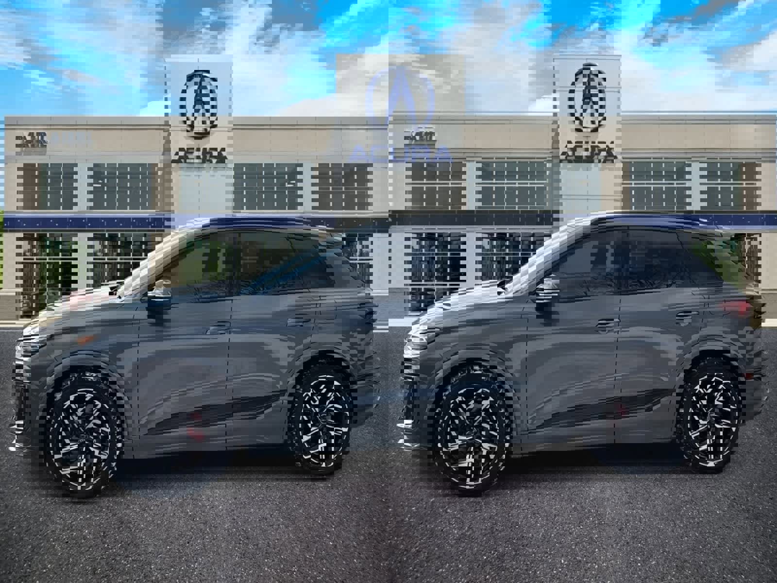 Used 2025 Audi SQ6 e-tron Premium Plus w/ Premium Plus image 2