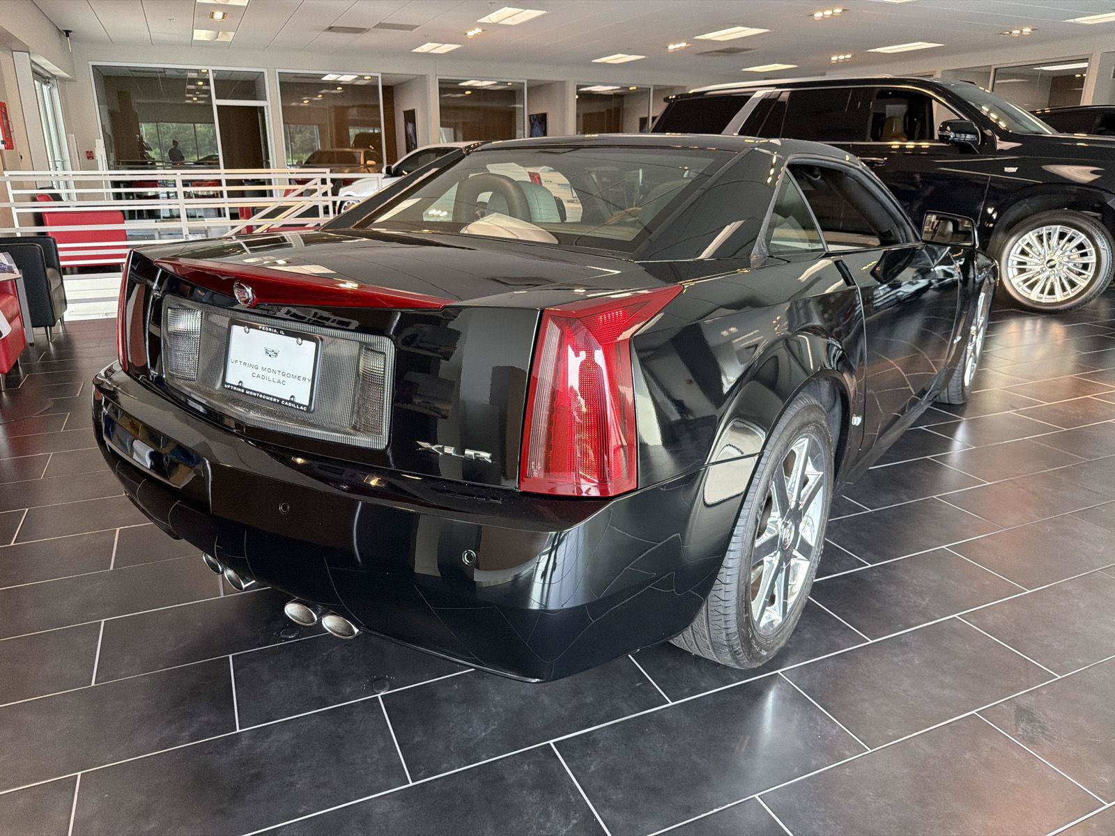 Used 2006 Cadillac XLR RWD image 5