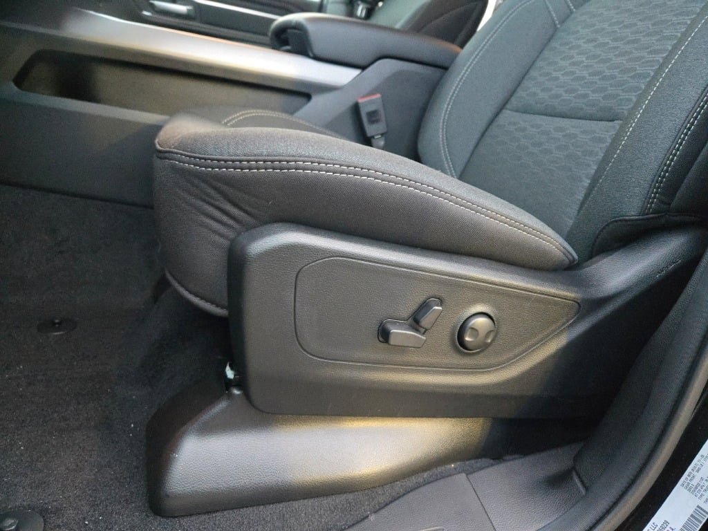 New 2026 RAM 1500 Big Horn w/ Night Edition image 22