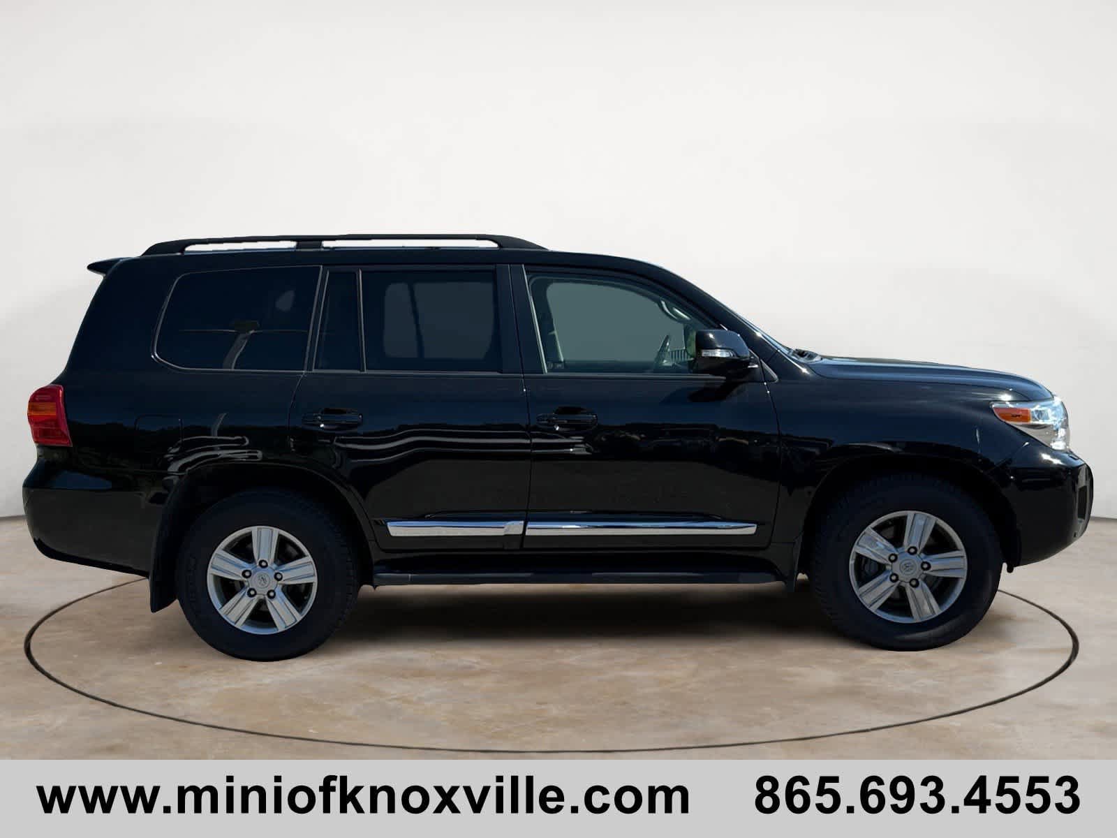 Used 2015 Toyota Land Cruiser AWD/4WD image 2