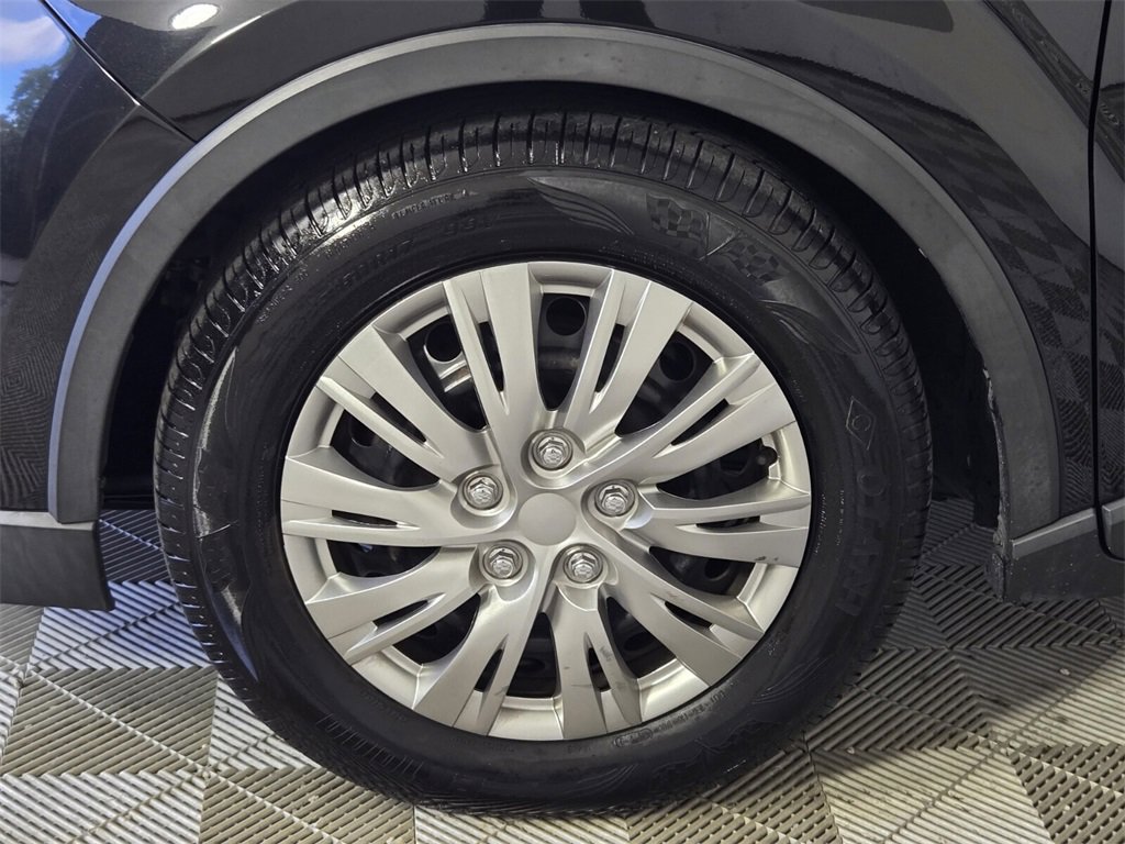 Used 2019 Toyota C-HR LE image 5