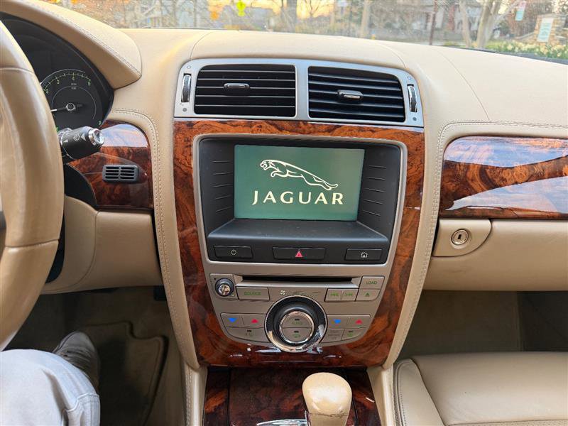 Used 2008 Jaguar XK Coupe image 25