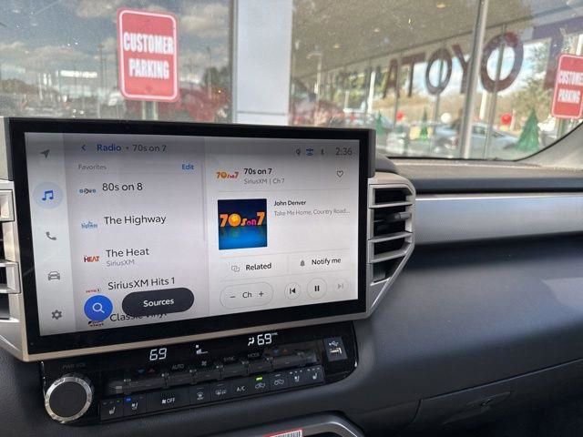 Used 2025 Toyota Tundra Limited image 32