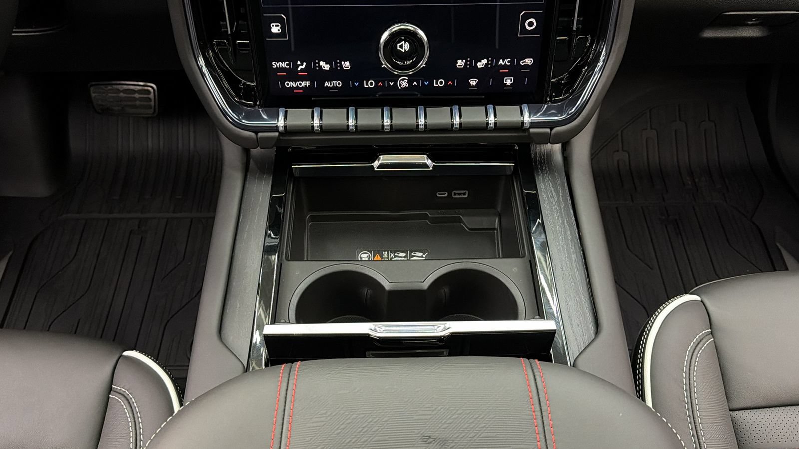 Used 2026 GMC Yukon AT4 Ultimate w/ LPO, Floor Liner Package AWD/4WD image 34