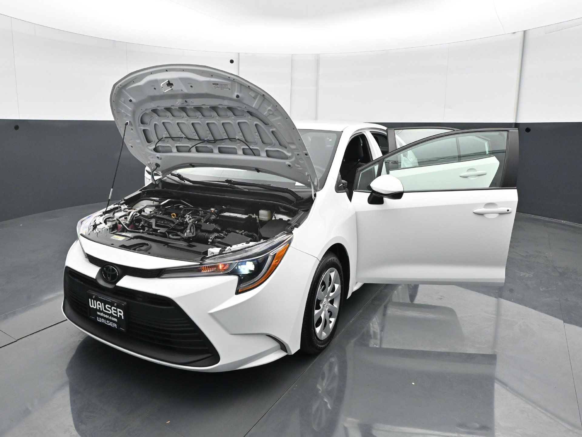Used 2024 Toyota Corolla LE FWD image 27