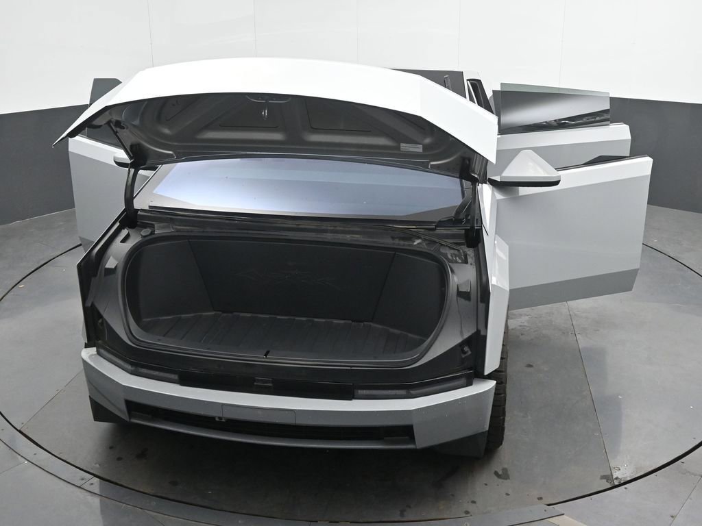 Used 2024 Tesla Cybertruck AWD Crew Cab image 49