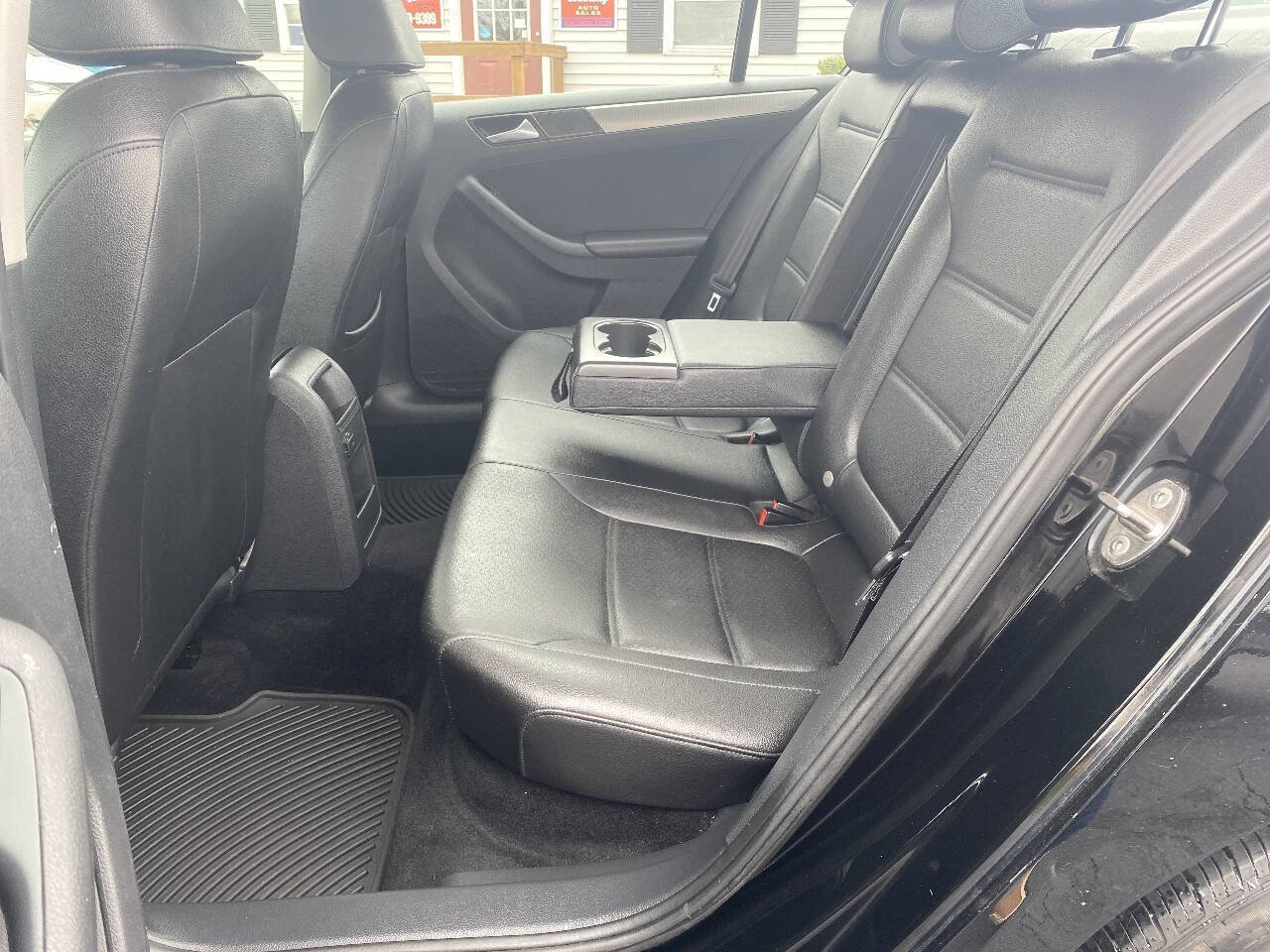 Used 2017 Volkswagen Jetta SE image 10