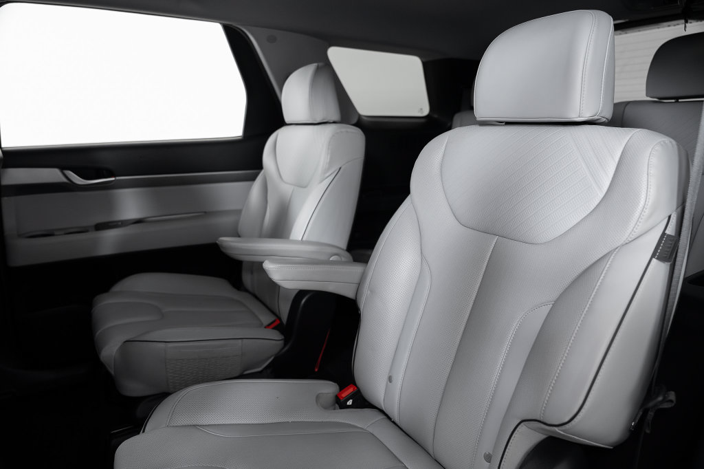 Certified 2024 Hyundai Palisade SEL FWD image 22