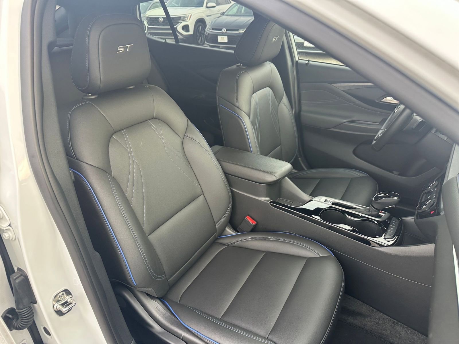 Used 2025 Buick Envista Sport Touring image 34