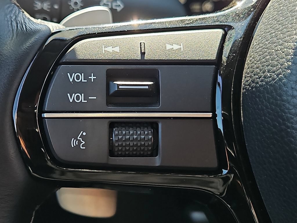Used 2025 Acura ADX FWD image 23