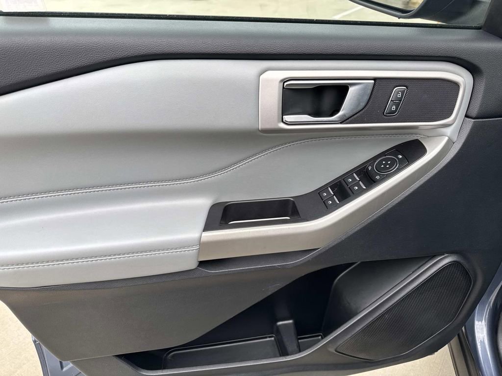 Used 2021 Ford Explorer XLT w/ Equipment Group 202A image 17