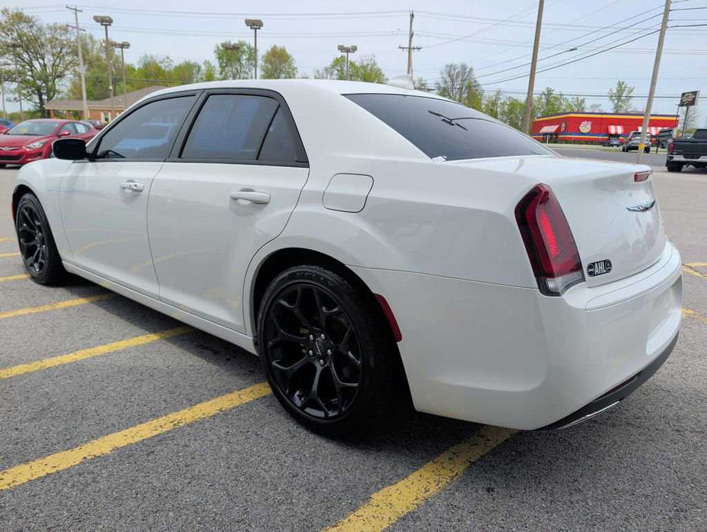 Used 2019 Chrysler 300 S RWD image 5